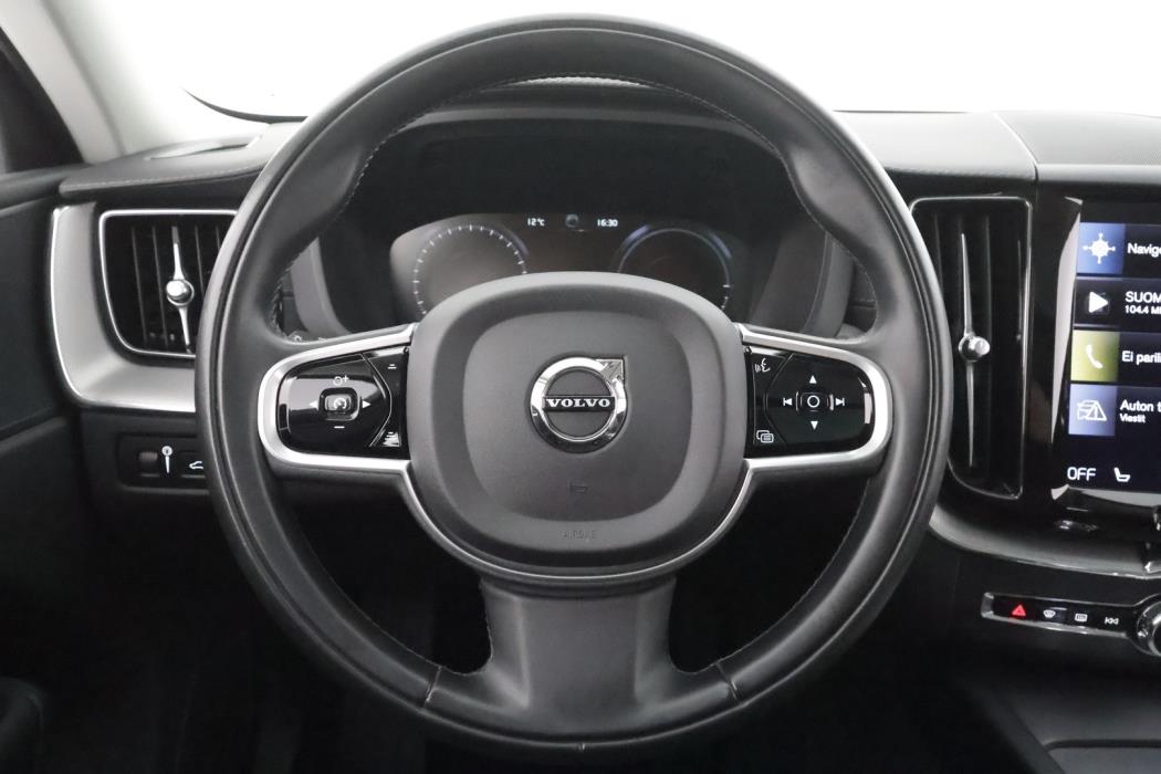 VOLVO XC60 2021