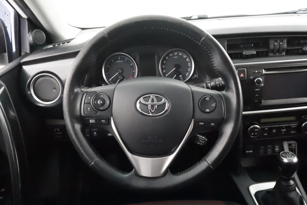 TOYOTA Auris 2014