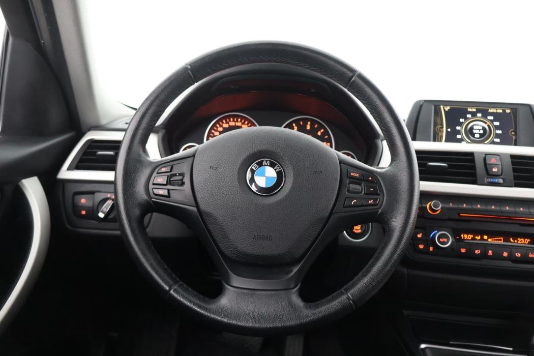 BMW 318 2014