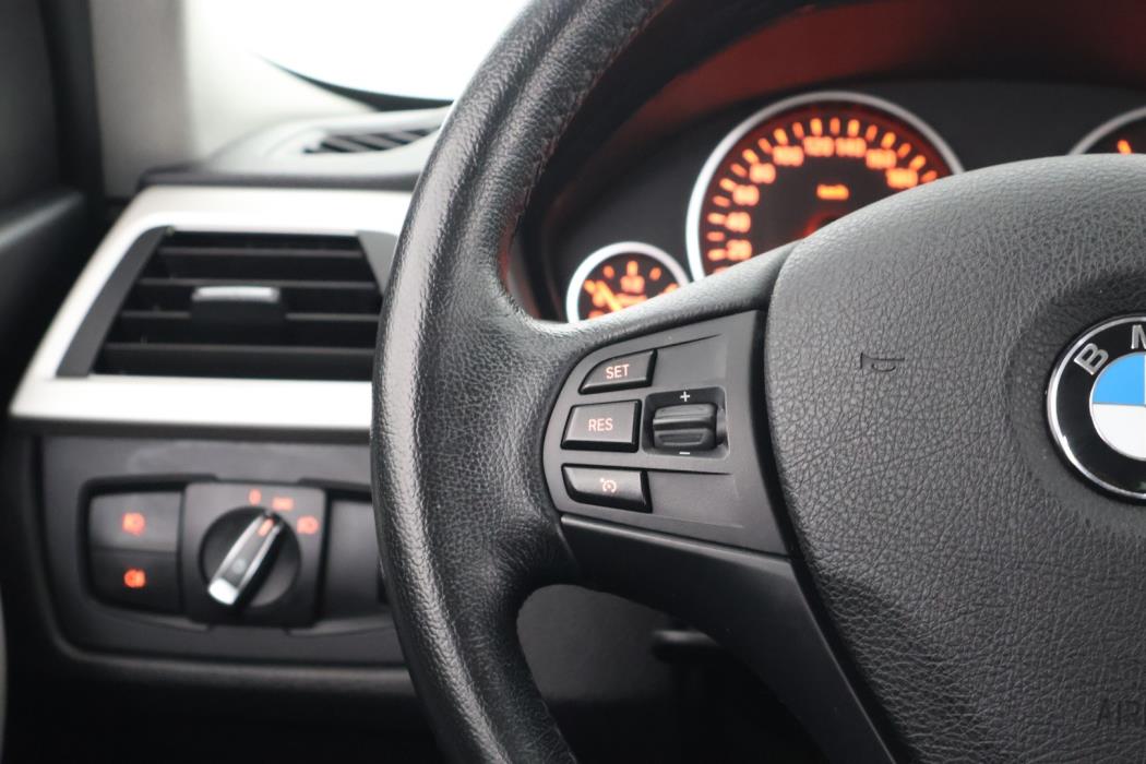 BMW 318 2014
