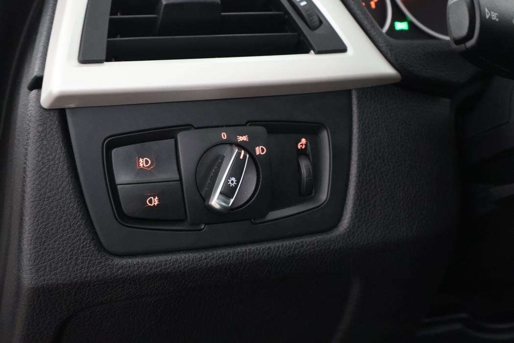 BMW 318 2014