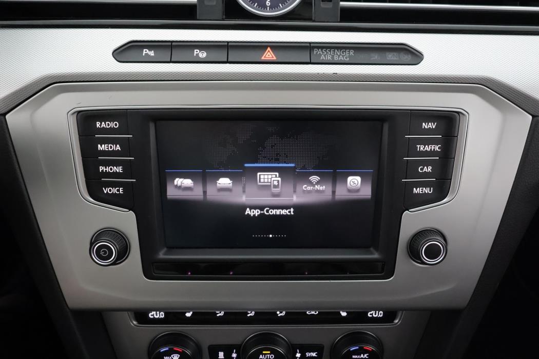 VOLKSWAGEN Passat 2017