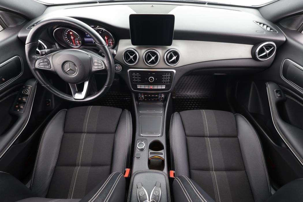 MERCEDES-BENZ CLA 2019