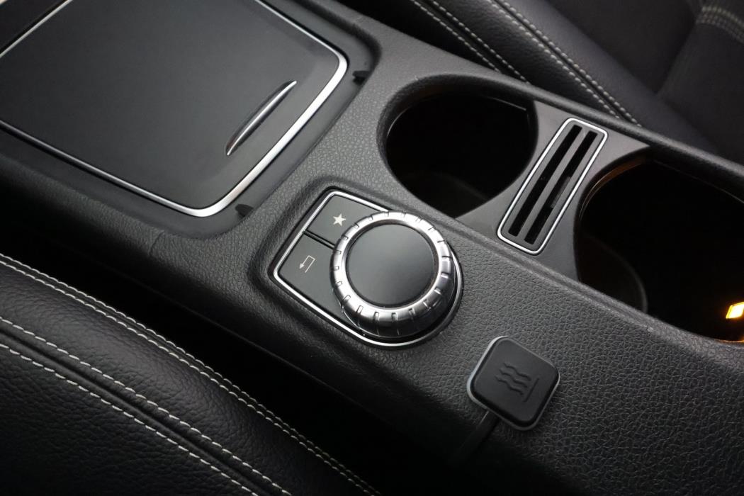 MERCEDES-BENZ CLA 2019