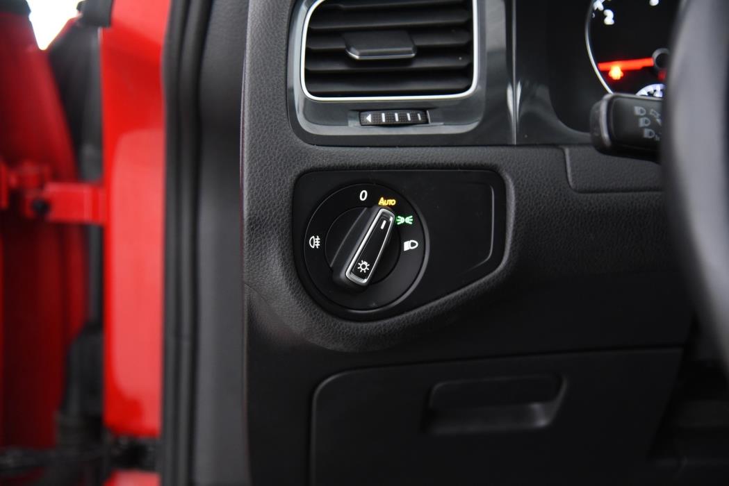 VOLKSWAGEN Golf 2018