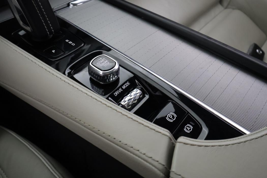 VOLVO XC90 2020