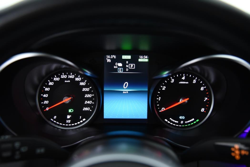 MERCEDES-BENZ C 2020