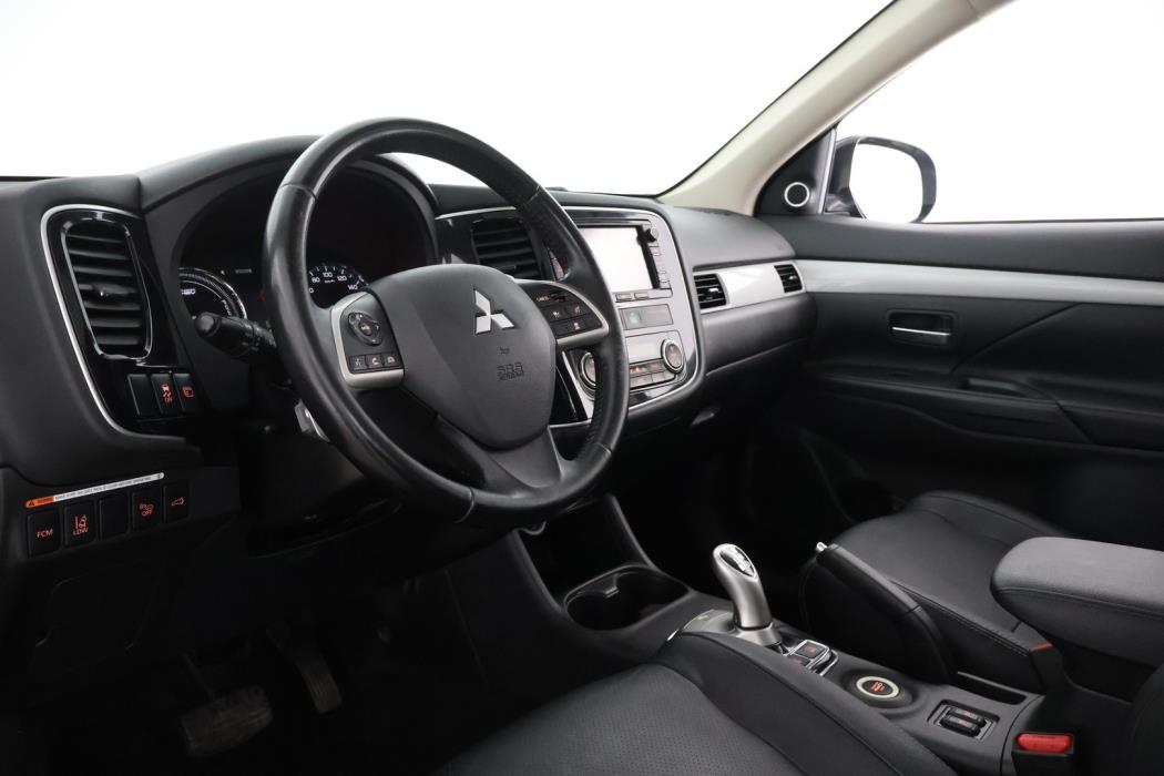 MITSUBISHI OUTLANDER PHEV 2015