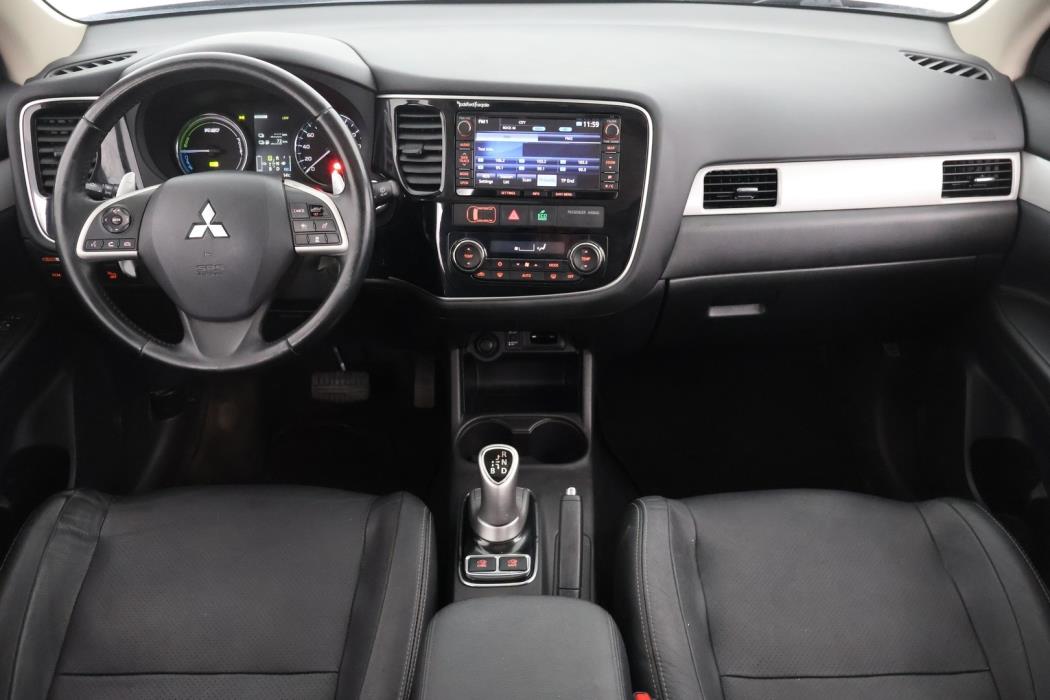MITSUBISHI OUTLANDER PHEV 2015