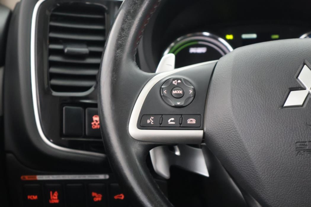 MITSUBISHI OUTLANDER PHEV 2015