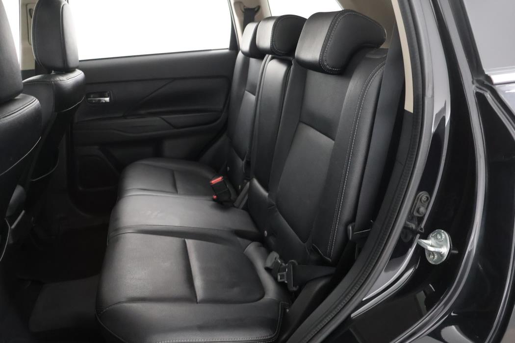 MITSUBISHI OUTLANDER PHEV 2015