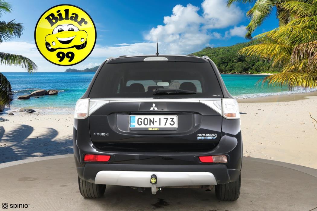 MITSUBISHI OUTLANDER PHEV 2015