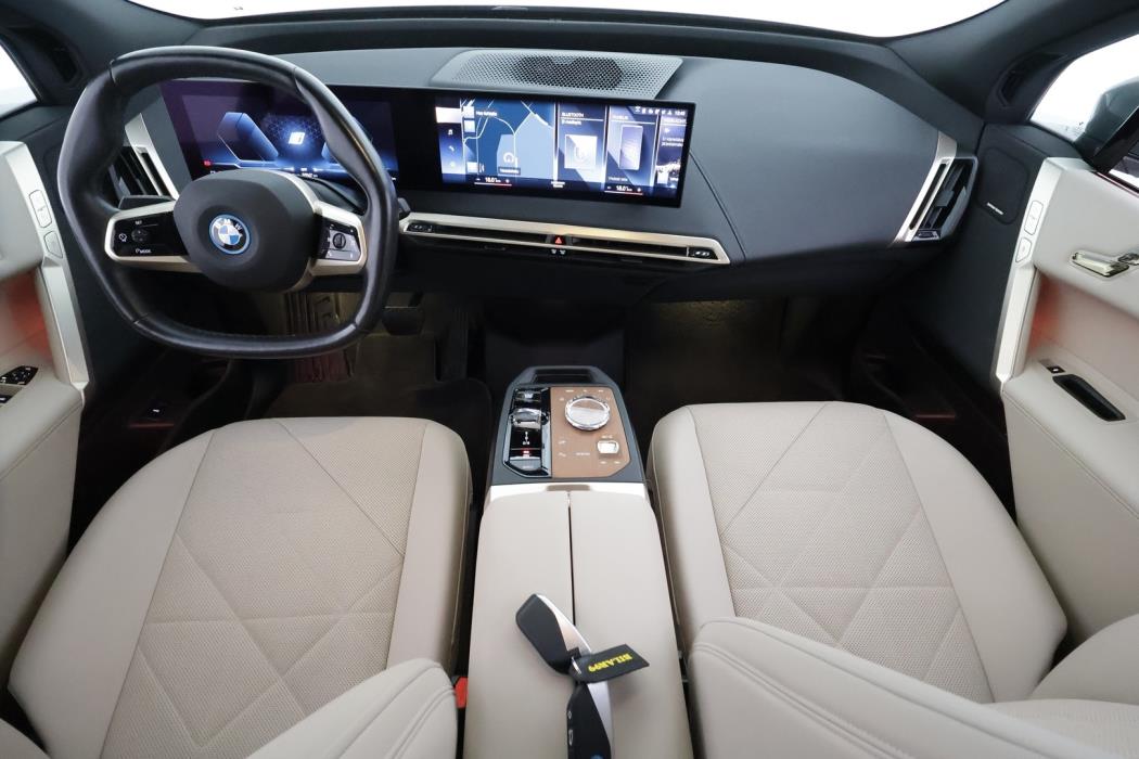 BMW iX 2023