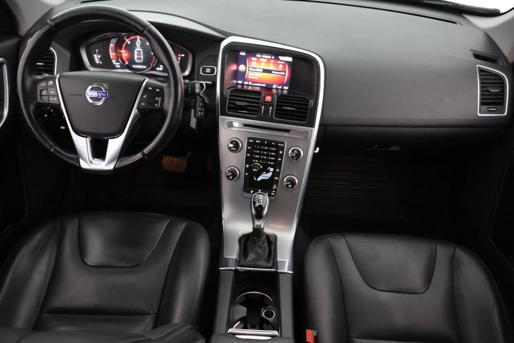 VOLVO XC60 2017