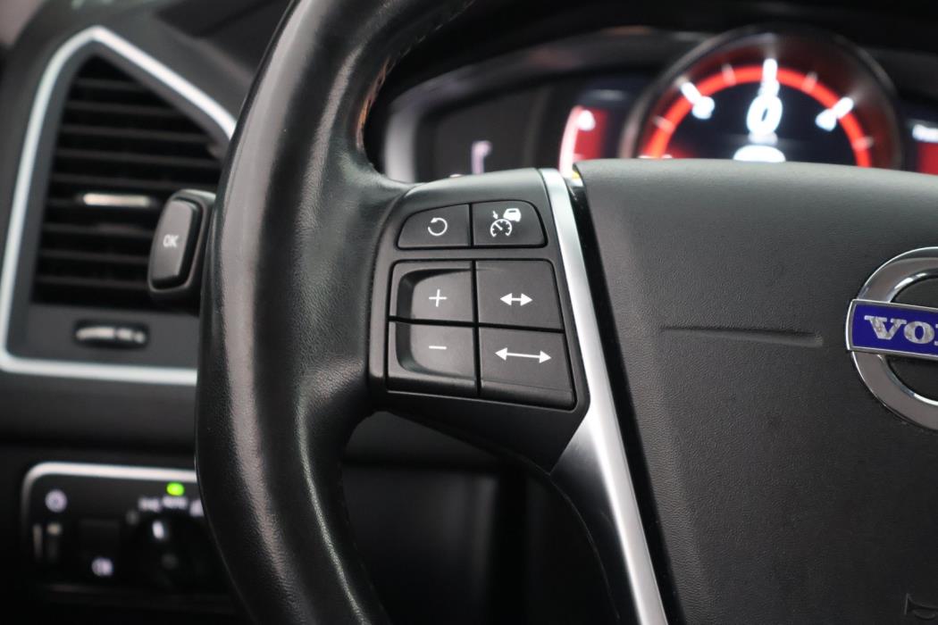VOLVO XC60 2017