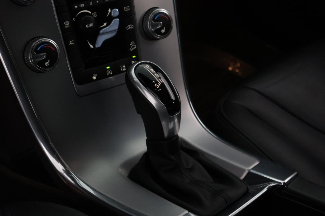 VOLVO XC60 2017