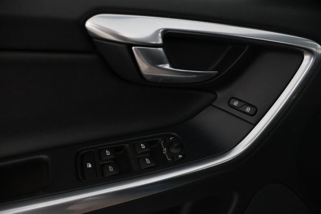 VOLVO XC60 2017