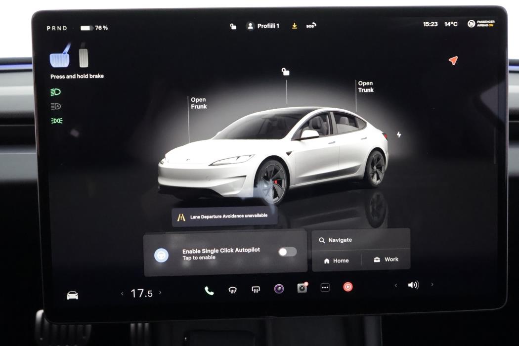 TESLA Model 3 2024