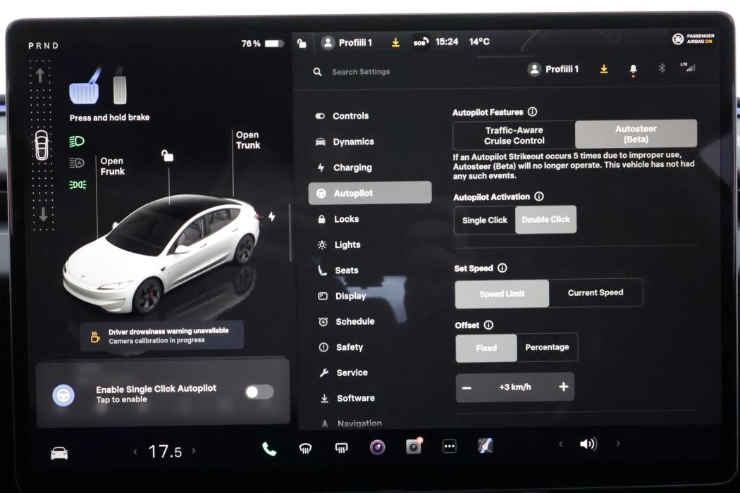 TESLA Model 3 2024