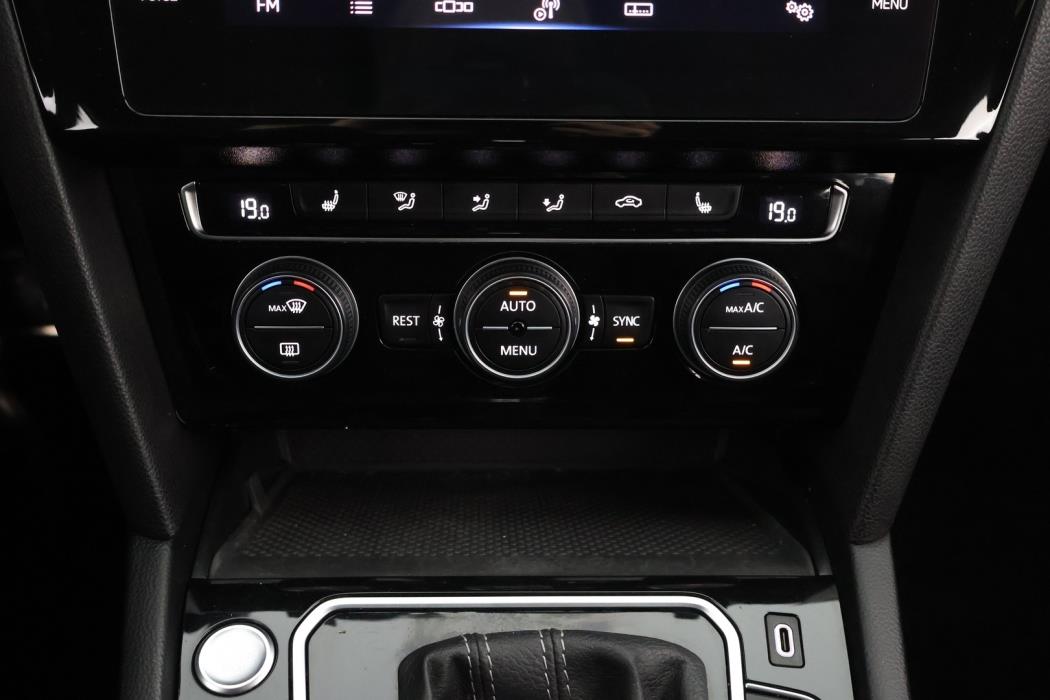 VOLKSWAGEN Passat 2020