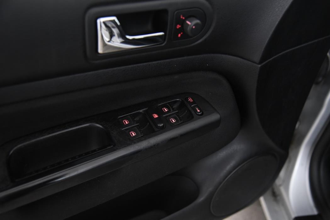 VOLKSWAGEN Golf Variant 2003