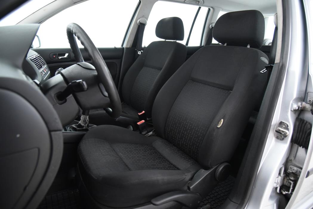 VOLKSWAGEN Golf Variant 2003