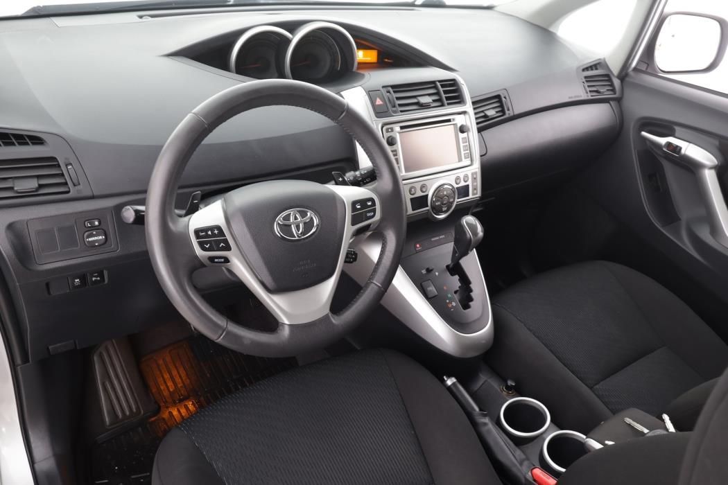 TOYOTA Verso 2012