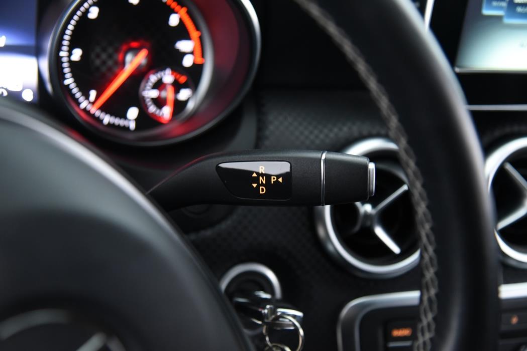 MERCEDES-BENZ A 2016