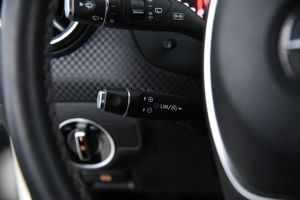 MERCEDES-BENZ A 2016