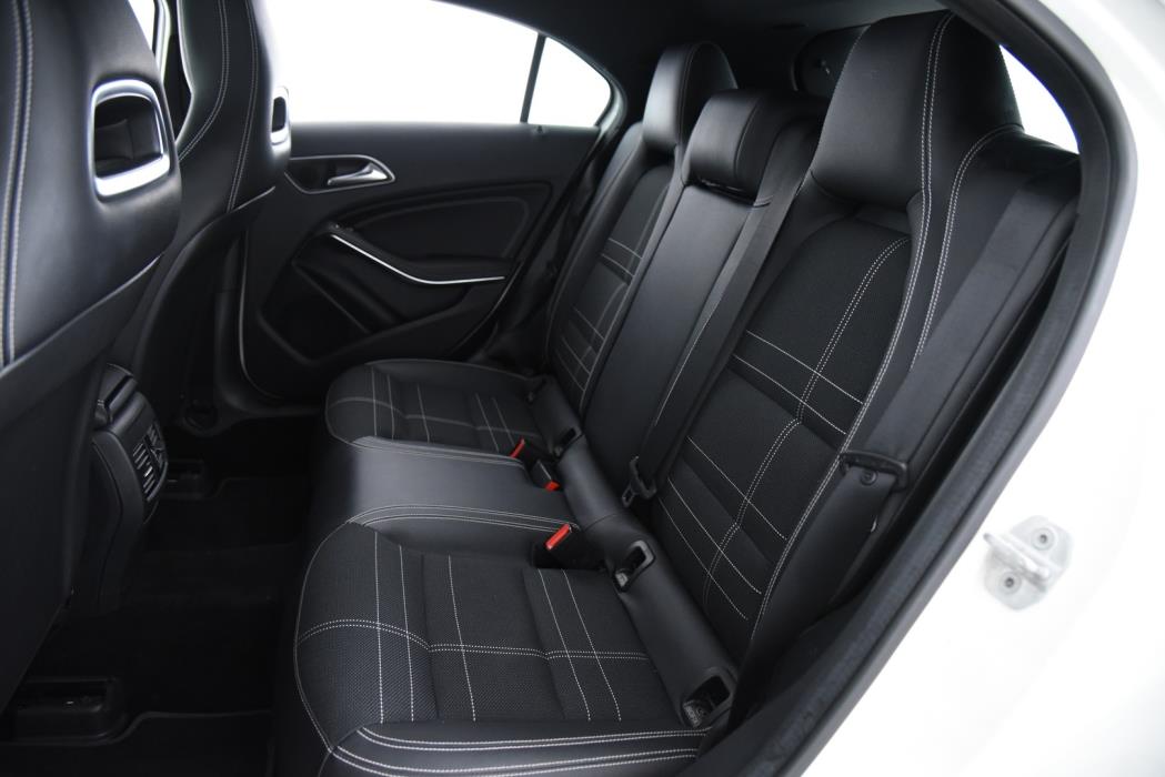 MERCEDES-BENZ A 2016