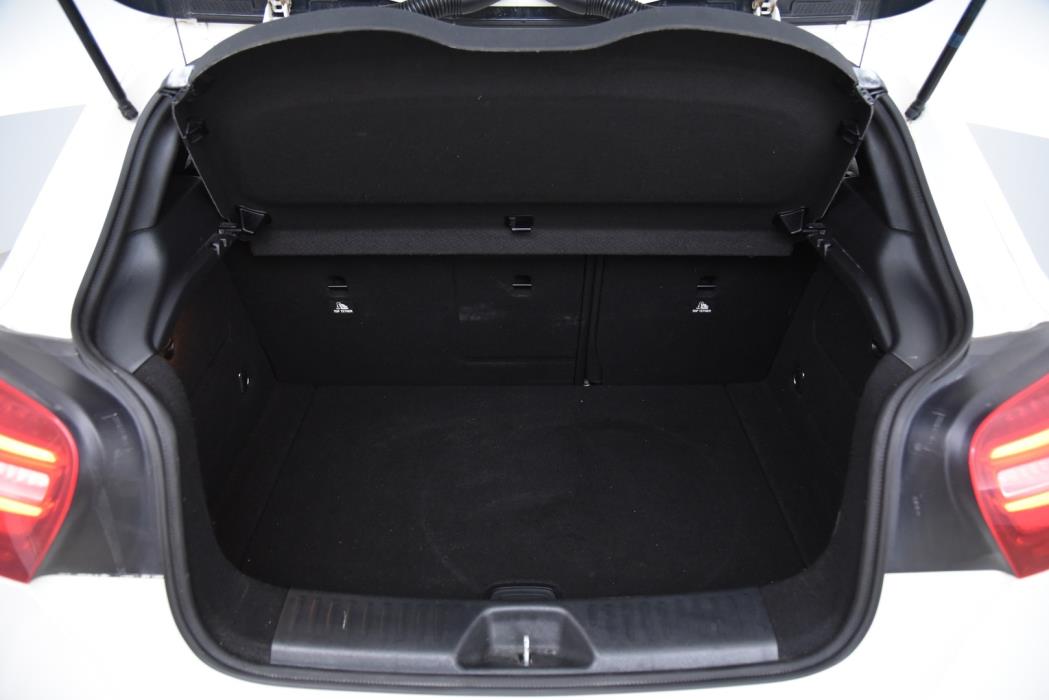 MERCEDES-BENZ A 2016