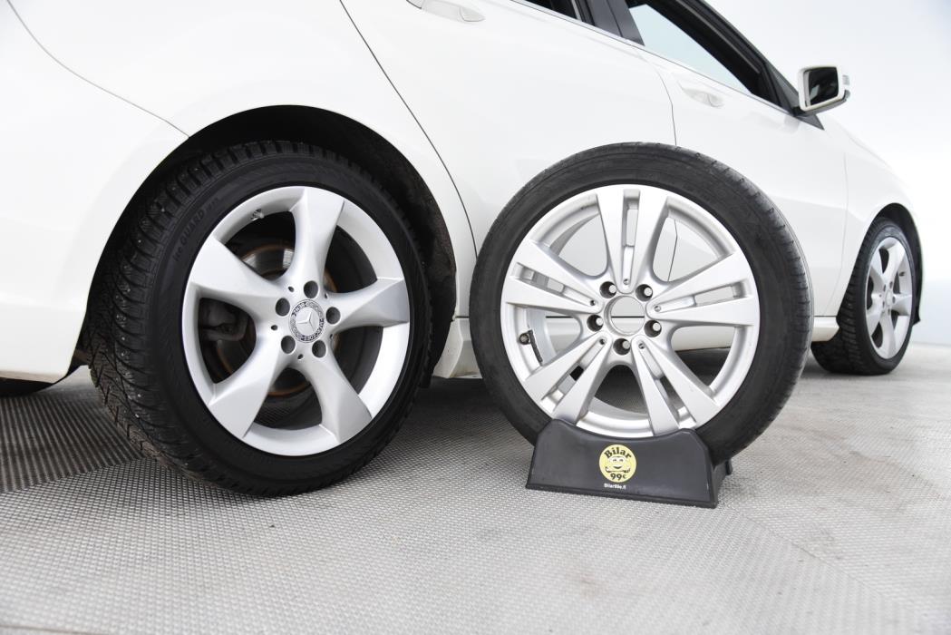 MERCEDES-BENZ A 2016