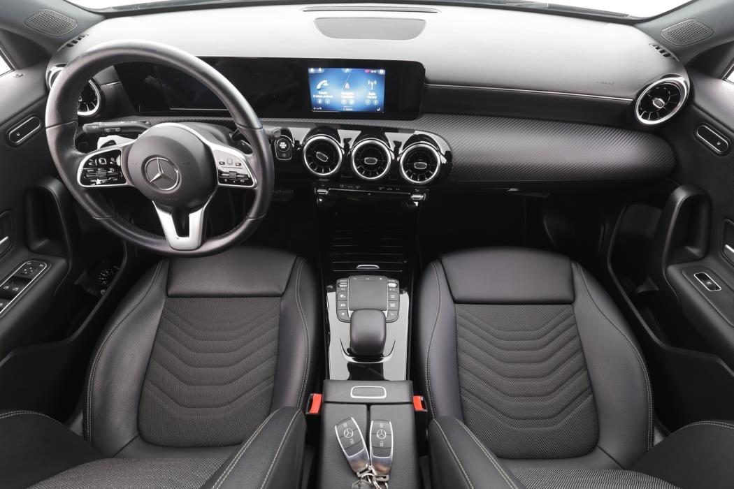 MERCEDES-BENZ A 2021