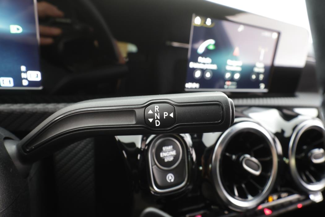 MERCEDES-BENZ A 2021