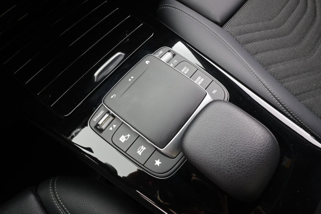 MERCEDES-BENZ A 2021