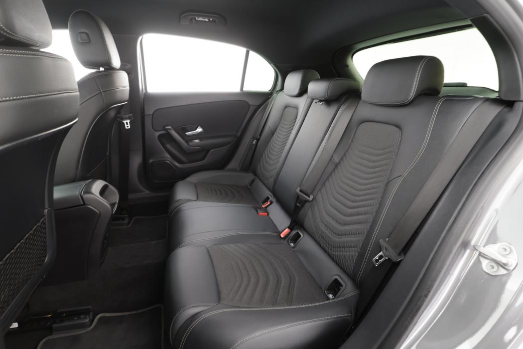 MERCEDES-BENZ A 2021