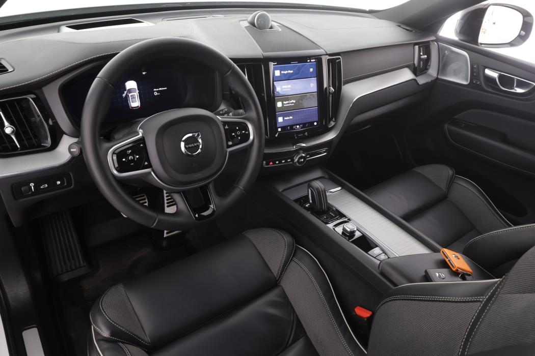 VOLVO XC60 2022