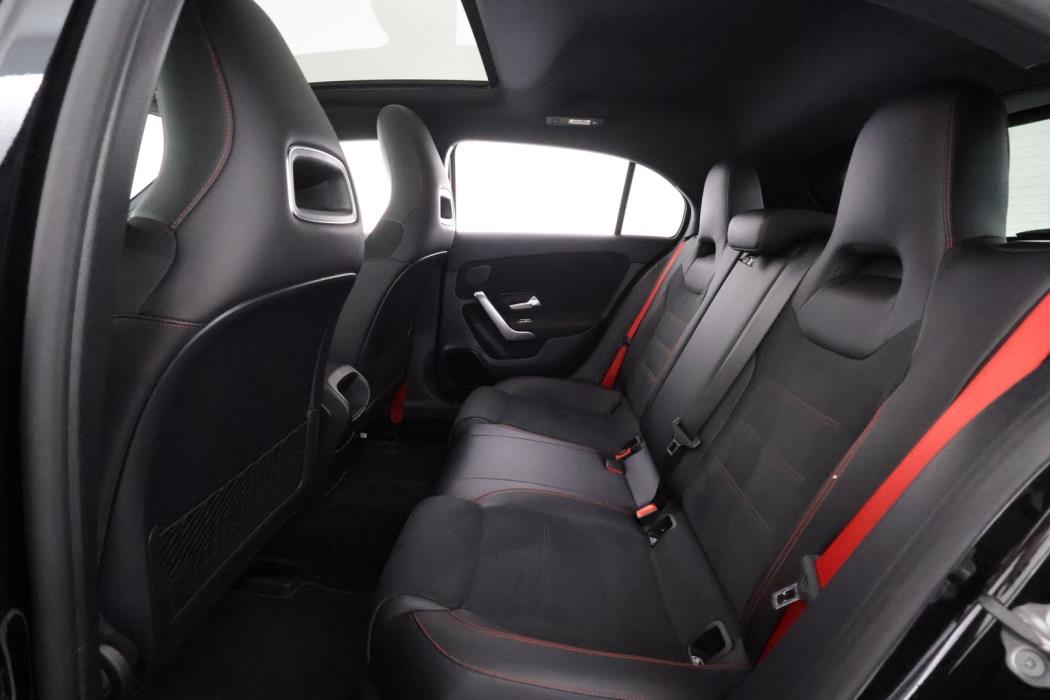 MERCEDES-BENZ A 35 AMG 2019