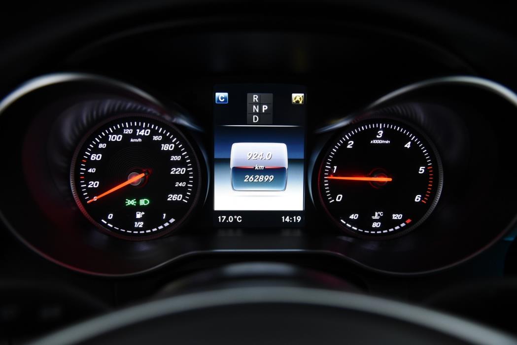 MERCEDES-BENZ C 2017