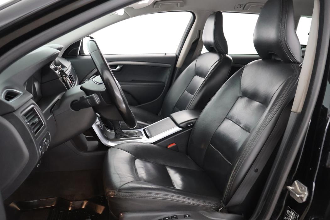 VOLVO XC70 2016