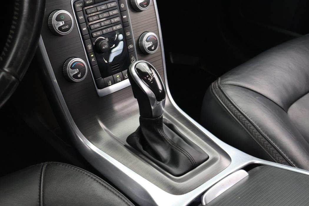 VOLVO XC70 2016