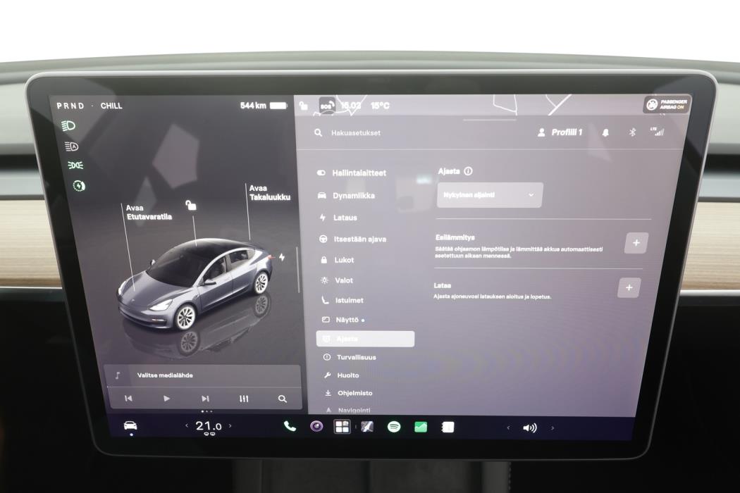 TESLA Model 3 2023