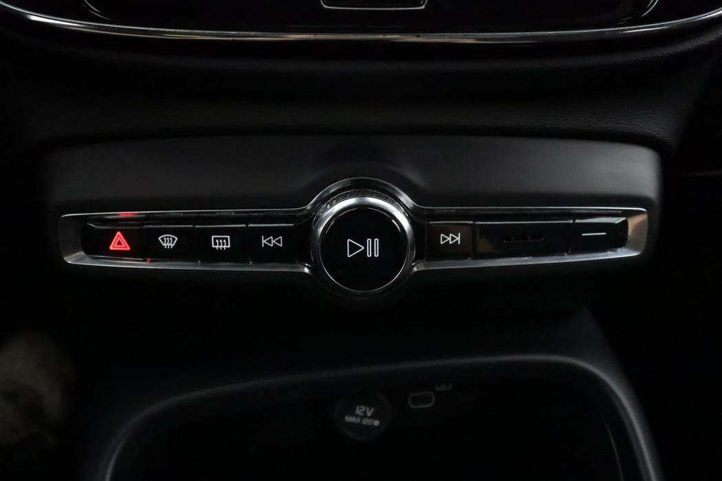 VOLVO C40 2023