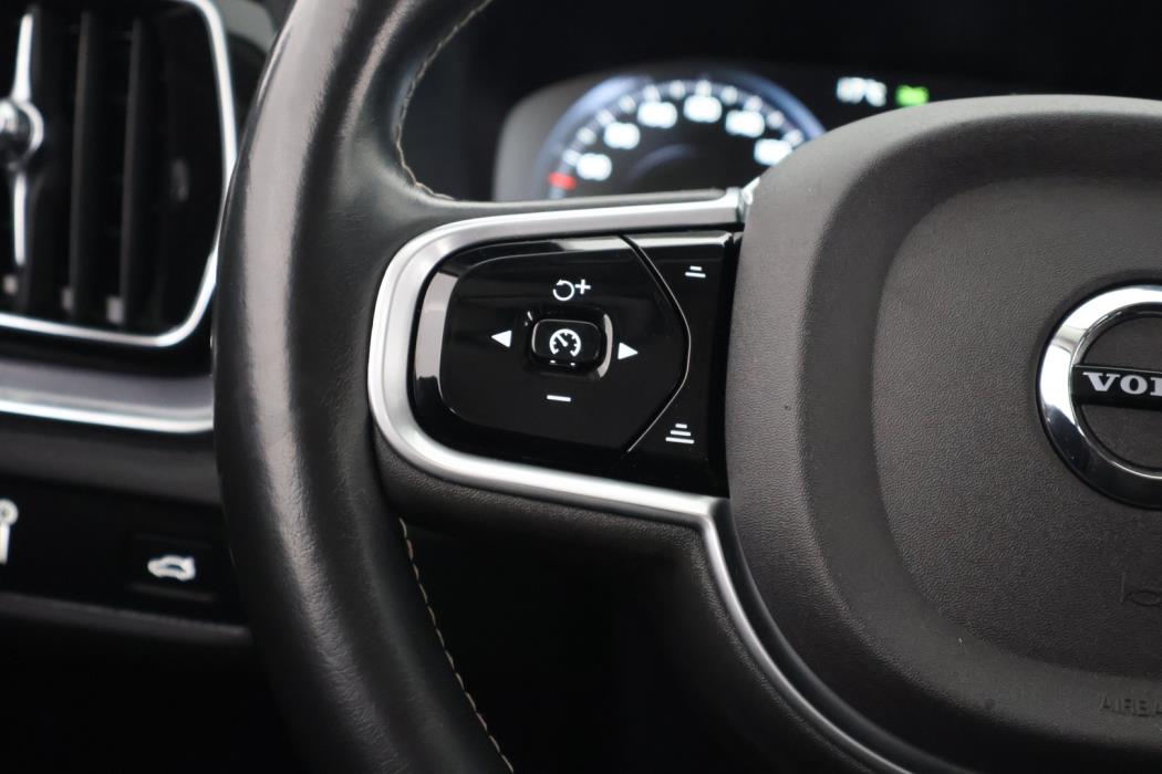 VOLVO V60 2020