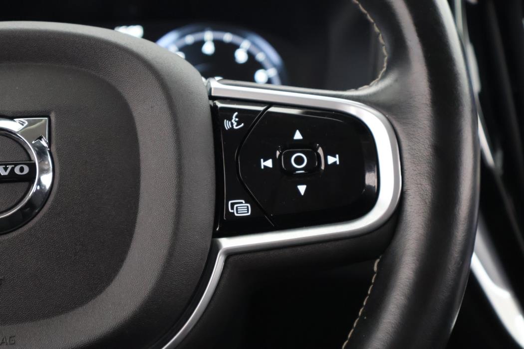 VOLVO V60 2020