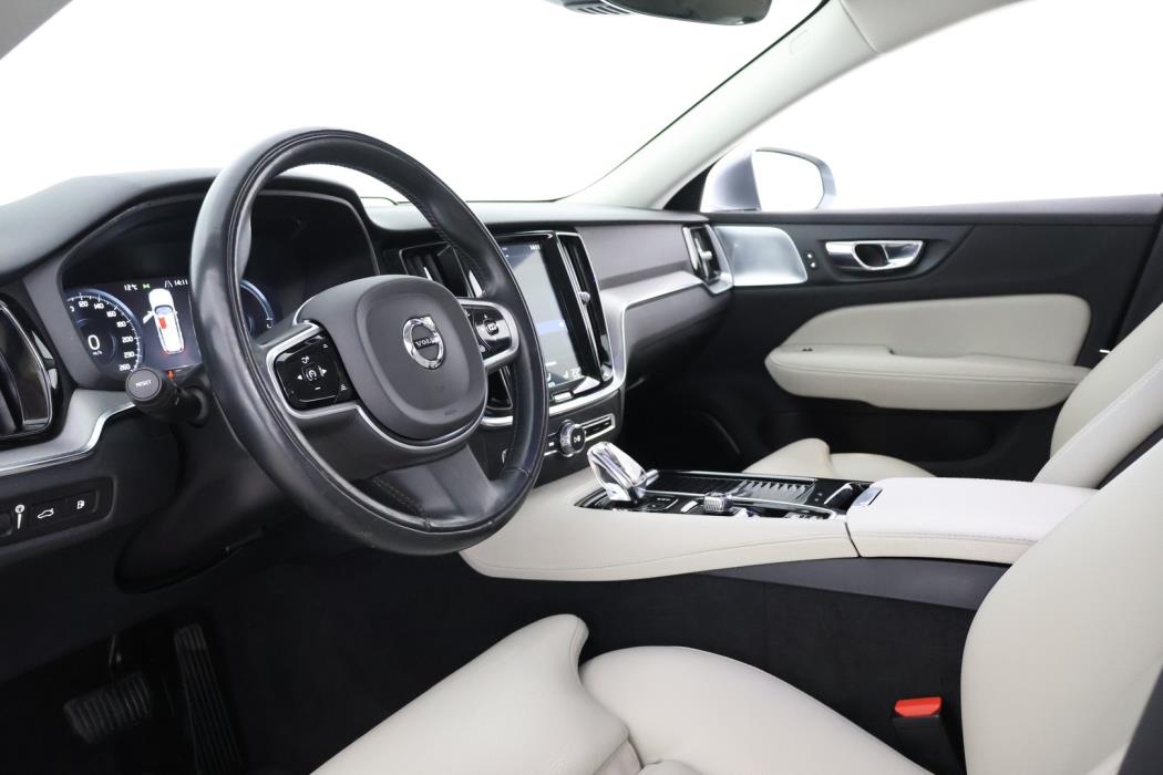 VOLVO V60 2020