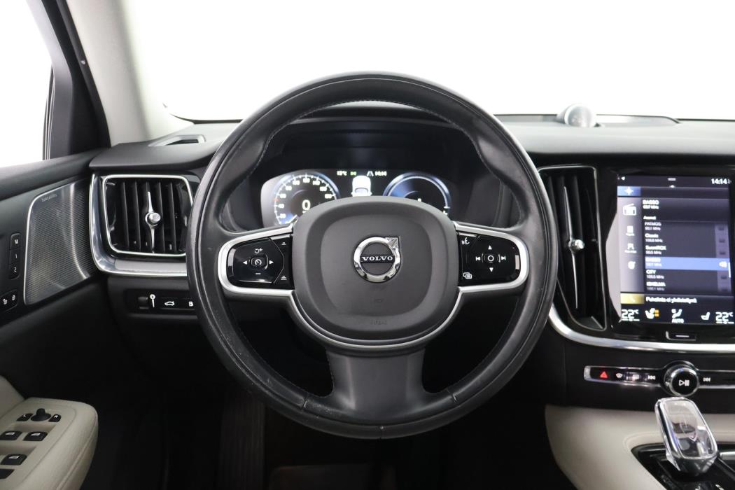 VOLVO V60 2020