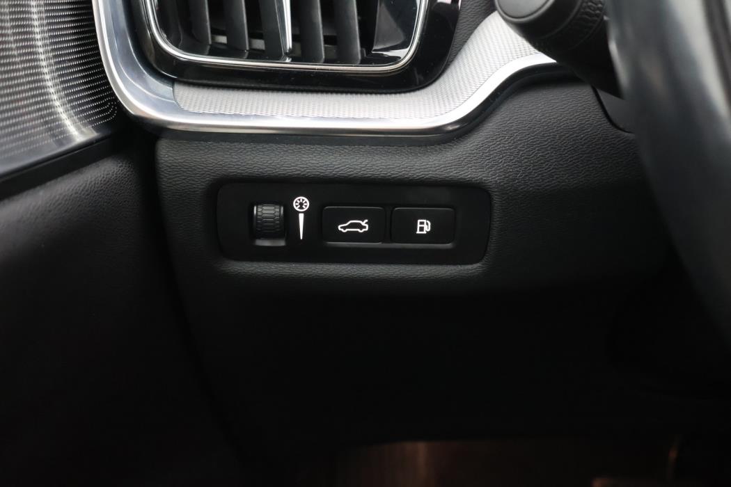 VOLVO V60 2020