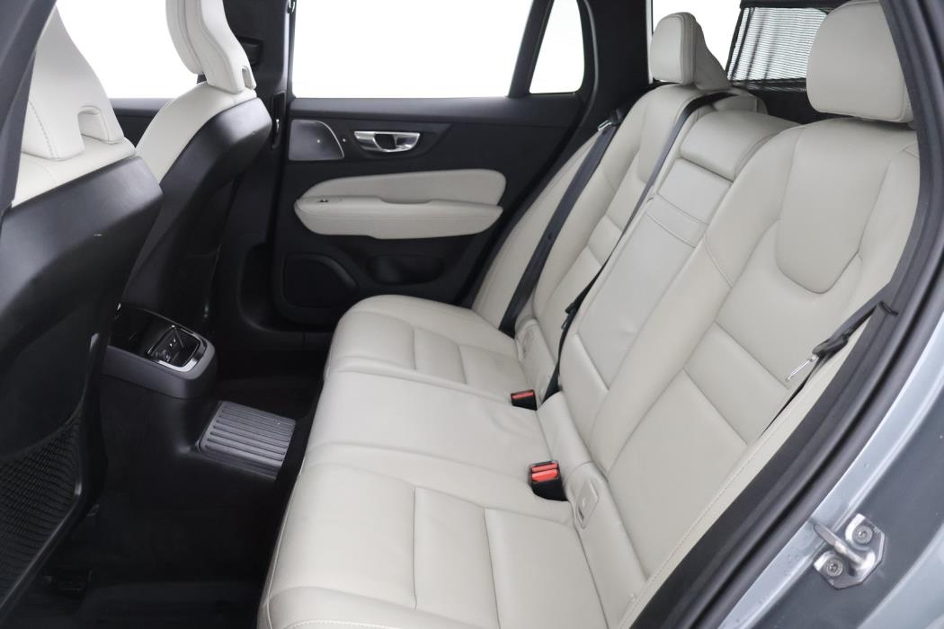 VOLVO V60 2020