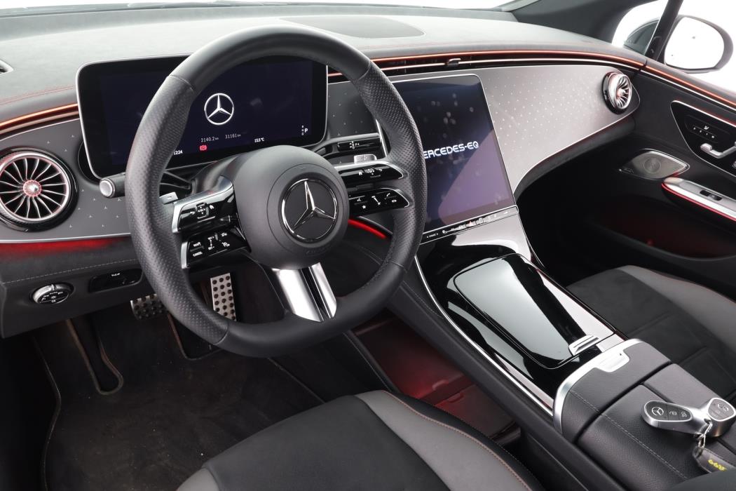 MERCEDES-BENZ EQE 2024